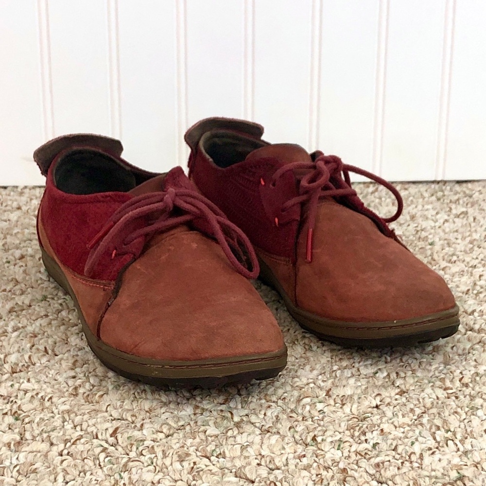 Merrell Ashland Tie Shoes in Red Ochre